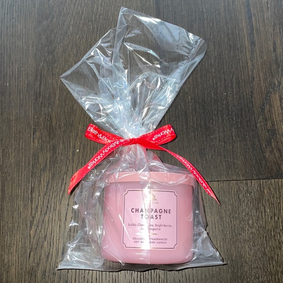 White Barn Champagne Toast Candle - Picture 10 of 10